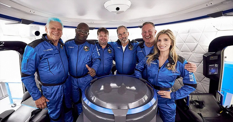 750-й человек в космосе. Blue Origin отправила в суборбитальный полёт шестерых туристов